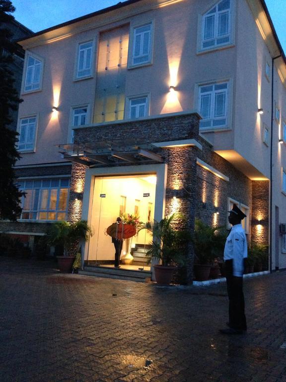 Grandbee Suites Ikeja Exterior foto