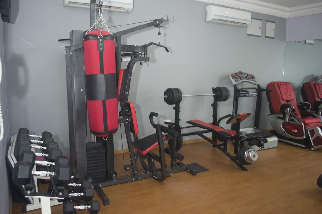 Grandbee Suites Ikeja Exterior foto